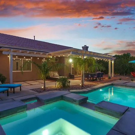 The Cozy Vibe With Pool & Spa-2