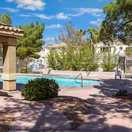 Pool Access Beautiful Modern Home In Las Vegas!-3