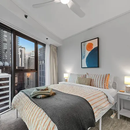 A Touch Of Class - 2Bed-2Bath-1Car-Balcony-Views - Cbd-2