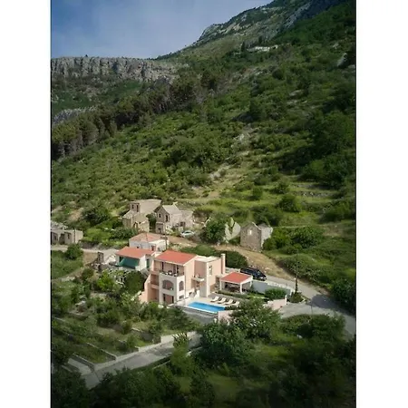 8910 Comfortable Holiday Residence-2
