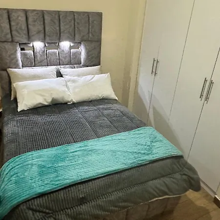 Hermoso Departamento Tres Dormitorios Con Jacuzzi Y Area Barbiqui-2
