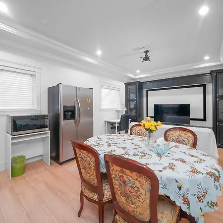 Guest suite in Richmond-2