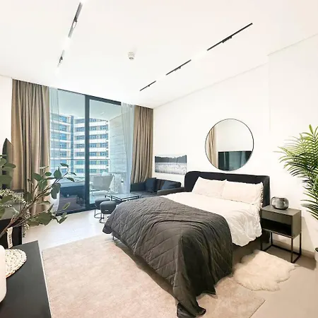 Modern Studio with Private Jacuzzi-2