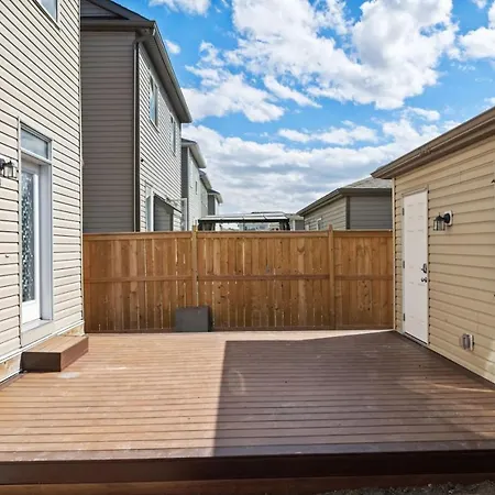 Large House With Billiards, 5 Bedrooms, Garage Parking & Free Banff Access-3