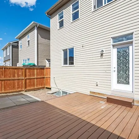 Large House With Billiards, 5 Bedrooms, Garage Parking & Free Banff Access-2