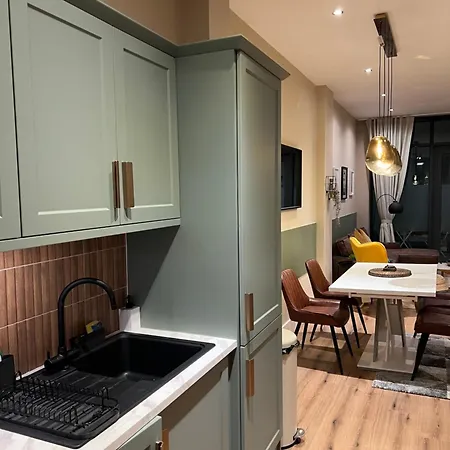 Private Room In Stunning Shared Apartment Newly Refurbished-3