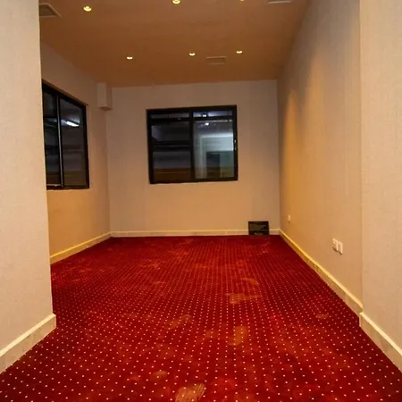 Stylish 1 Bed With Pool & Gym And Scenic Nbo Views-2
