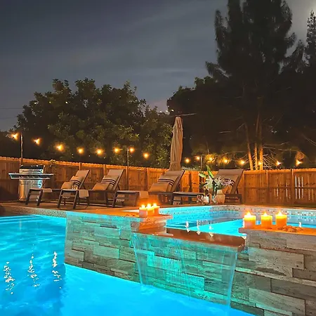 Fox Garden Luxury Boho Near Downtown & Beach-3