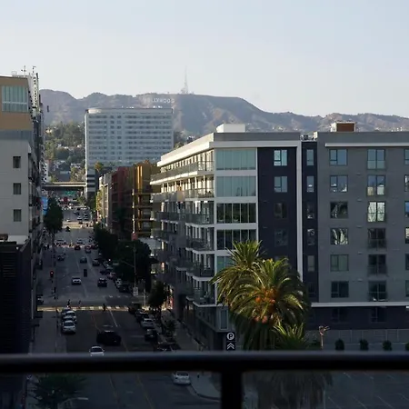 Luxury Hollywood Studio With Pool, Parking, Gym-3