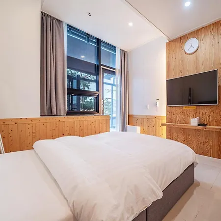 Gapyeong Pension White Cube 24 Spa Pension-3