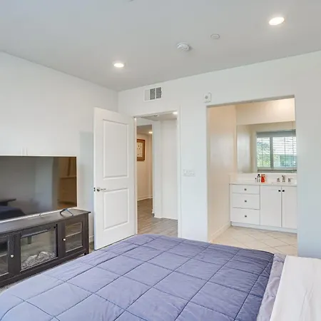 Convenient Anaheim Condo: Walk To Angel Stadium-2