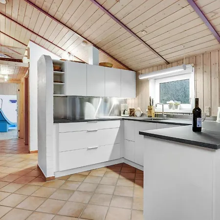 3 Bedroom Lovely Home In Jerup-3