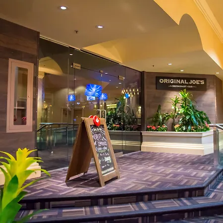 Rosedale On Robson Suite Hotel-2