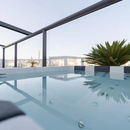 2Br Penthouse Paradise With Jacuzzi & Bbq In Sliema By 360 Estates-2