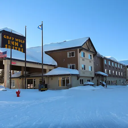 Gray Wolf Inn & Suites-3