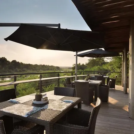 Luxury Villa Looking Onto Kruger National Park-2