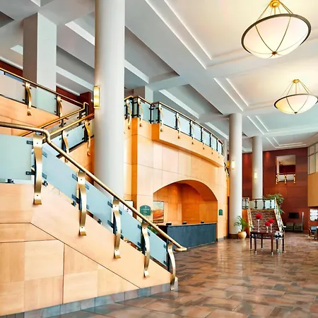Sheraton Suites Calgary Eau Claire-3