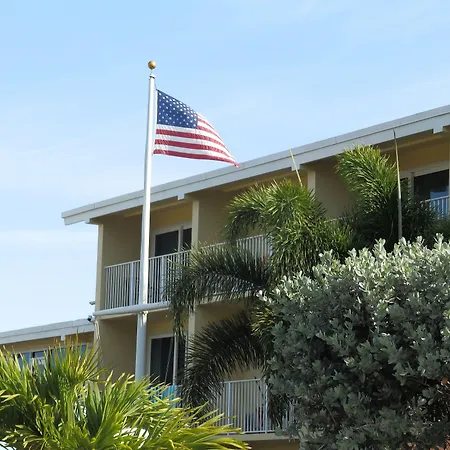 Treasure Island Hotel And Marina-3