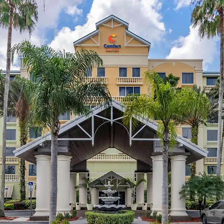 Comfort Suites Maingate East-2