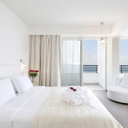 Lucy Hotel-2