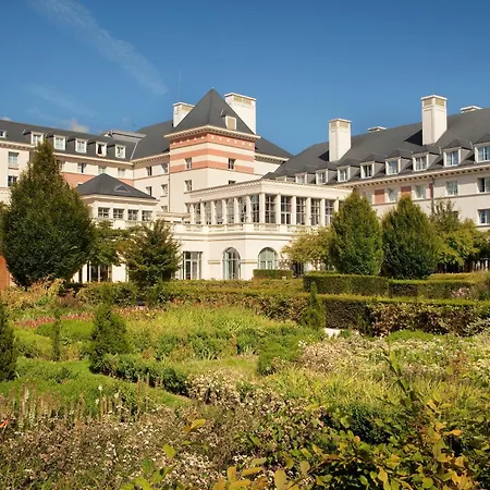 Dream Castle Hotel Marne La Vallee-3
