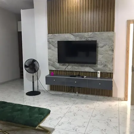 Exquisite And Beautifully Serviced 4Bedroom Shared Apartment-2