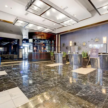 Sky Mist Suite At Platinum Hotel 5 Min Walk To F1 Koval Zone Entrance-3
