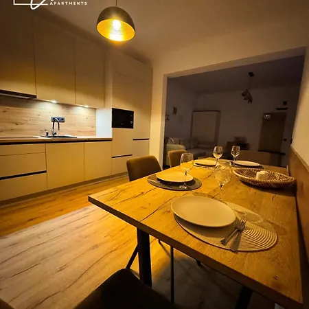 Garden Jacuzzi Apartment By Evan Apartments-3