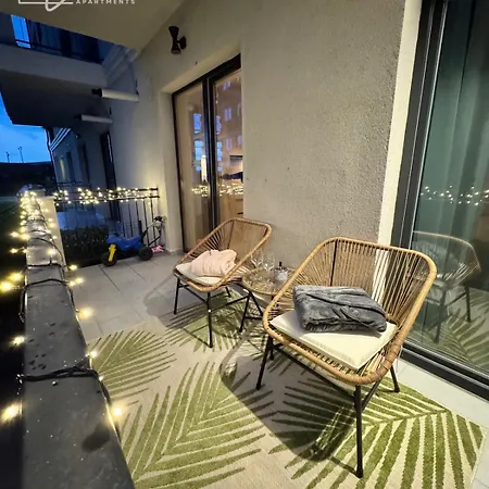 Garden Jacuzzi Apartment By Evan Apartments-2