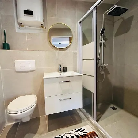Maison De Campagne Avec Spa Et Jardin Proche De La Mer Et Ville-3
