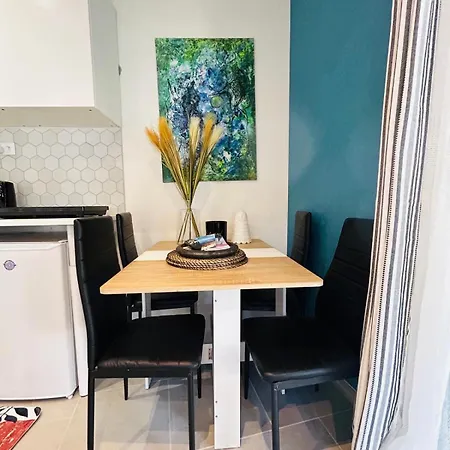 Maison De Campagne Avec Spa Et Jardin Proche De La Mer Et Ville-2