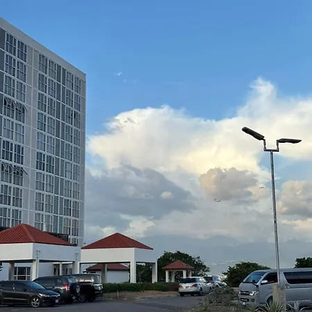 Bayfront Apartment With Security, Pool &Beach Front-3