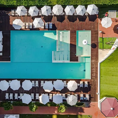 Domino Suite Hotel & Residence-3
