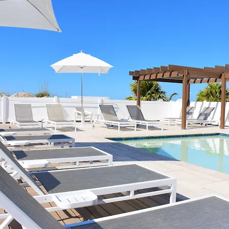Barefoot Beach Club-3