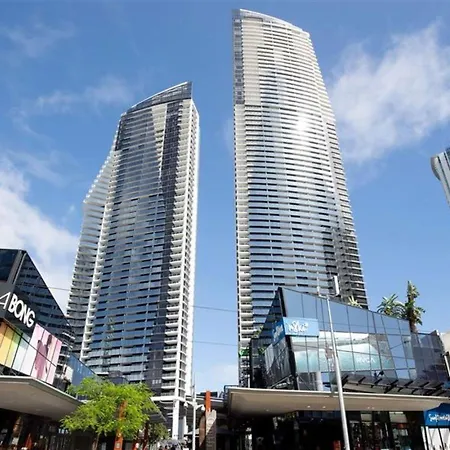 Circle On Cavill - Hosted By Coastal Letting Co.-3