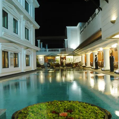 Anandha Inn Convention Centre And Suites-2