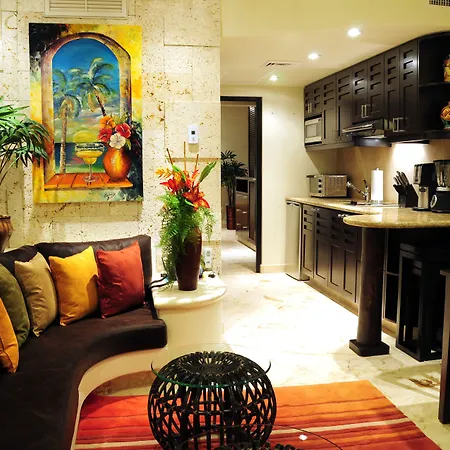 El Taj Oceanfront And Beachside Condo Hotel-3