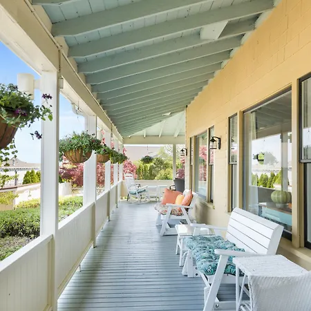 Colonial Inn-2