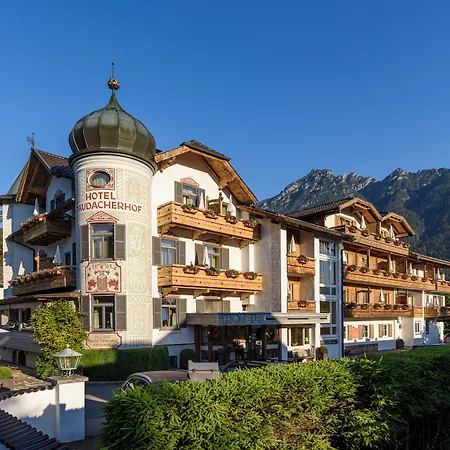 Staudacherhof in Garmisch-Partenkirchen I Blick aufs Zugspitzmassiv I einzigartige Bayurvida Küche-3