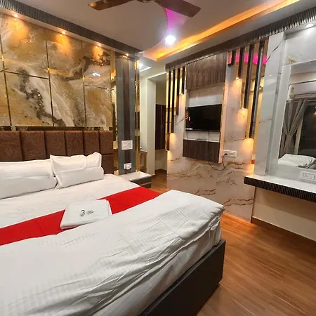Hotel Runway-3