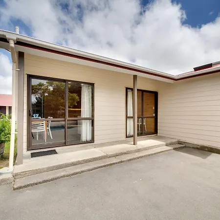 Wellington Top 10 Holiday Park-3