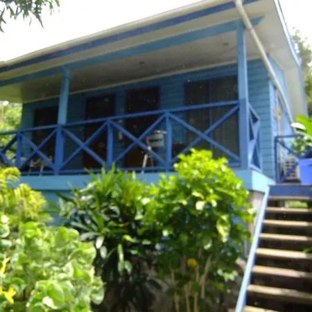 Ratu Kini Backpackers And Dive Resort-2