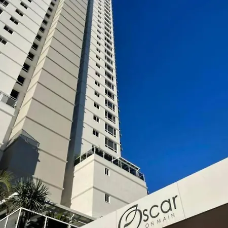 Oscar On Main 2B - Heart Of Main Beach Ocean Views - Hosted By Coastal Letting Co.-3