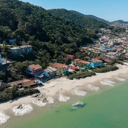 B300 - Casa Beira Mar Com Piscina Privativa-2
