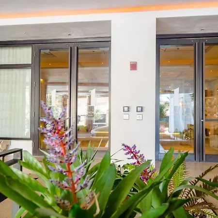 Amazing View 1 Hotel Corner Unit 2Br/2Ba W Balcony-2
