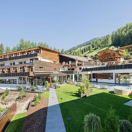 Alpenwellnesshotel St. Veit-3