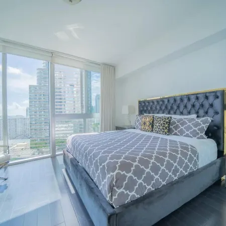 Ocean Pool Views Corner Unit Gym Spa Jacuzzi-3