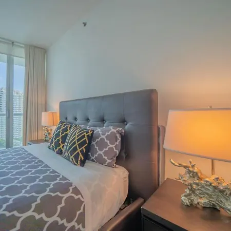 Ocean Pool Views Corner Unit Gym Spa Jacuzzi-2