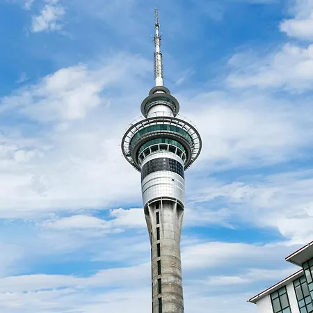 Sky Tower View With Rooftop Pool!-3