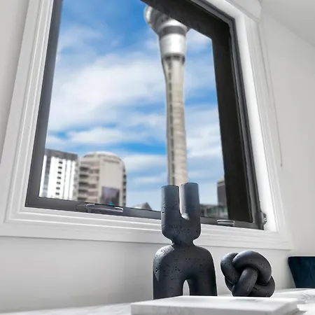 Sky Tower View With Rooftop Pool!-2